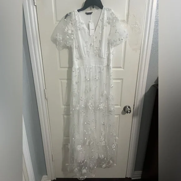 White lace maxi dress - Picture 2 of 5